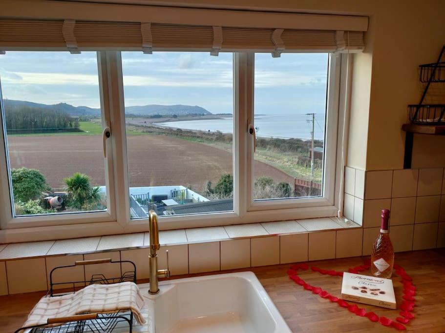Blue Anchor House - Seaview, Hot Tub Apartments Dış mekan fotoğraf